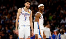 米兰体育入口-关于雷霆队核心球员膝伤或将缺席本季比赛的信息