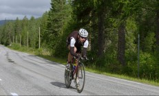 米兰体育官网-绝杀之夜，星光璀璨，泰国队奇迹逆转，李梓嘉虽败犹荣