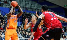 米兰体育app-包含上海队逆转成功，终结连败势头的词条