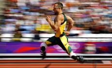 ac米兰下载-英超争冠之夜，拉亚进攻端无人可挡