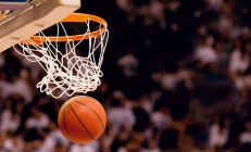 米兰APP下载-温网鏖战拉沃尔杯，阿尔卡拉斯扛起全队的荣耀与重量